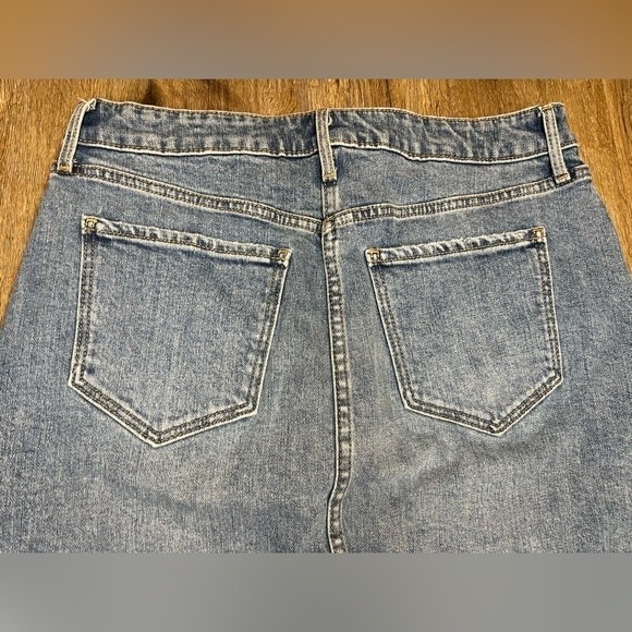 Old Navy Light Blue Distressed Denim Skirt Distressed Jean Skirt Size 10 - Picture 3 of 10